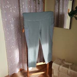 Cali Active | 3/4 Olive Leggings